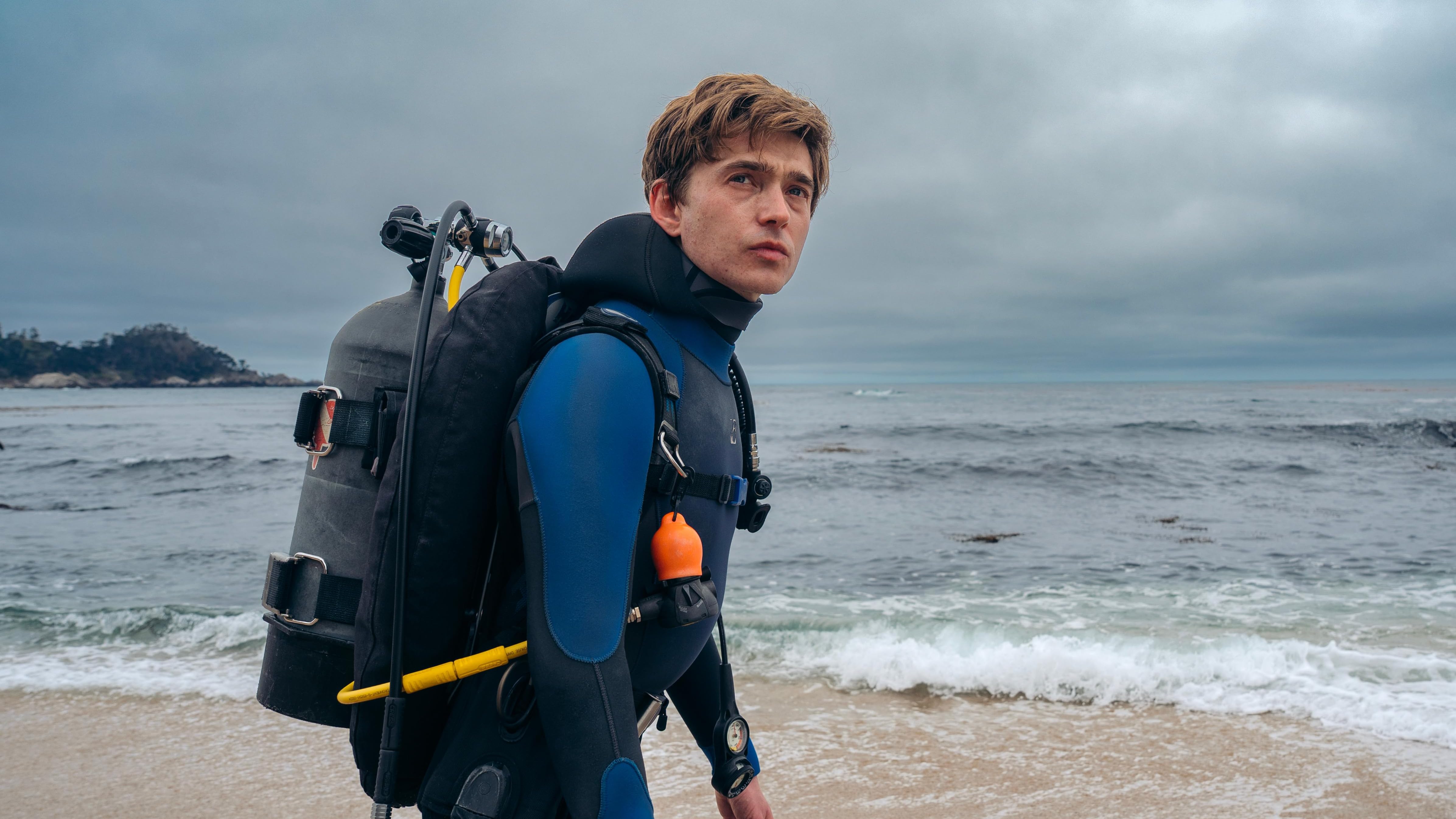 “La caída de la ballena” es un thriller  audaz, visualmente deslumbrante, de atmósfera asfixiante, estremecedora y cargada de suspenso.